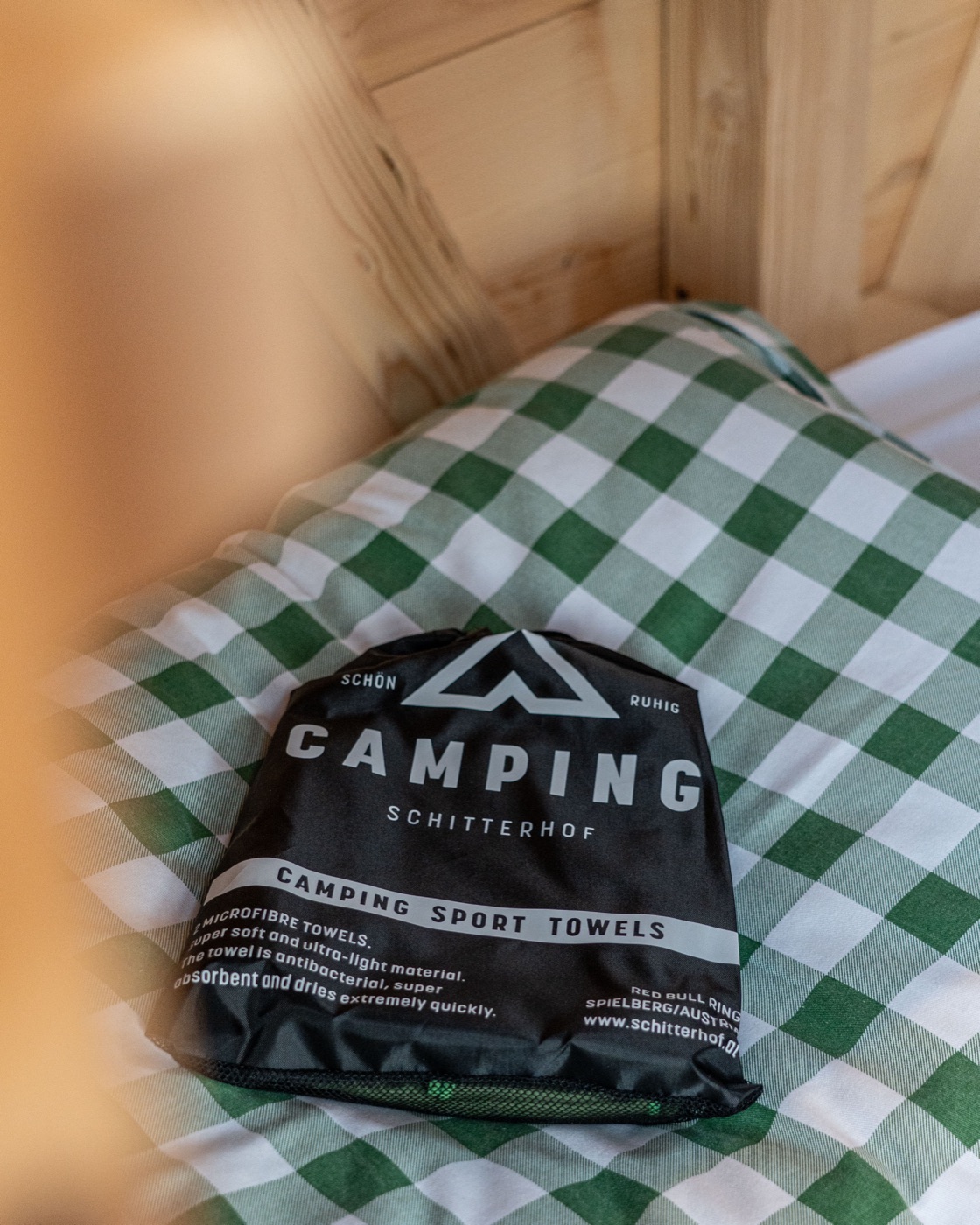 Camping-Sport-Handtücher im Holzchalet — Schitterhof CAMPING WEISS